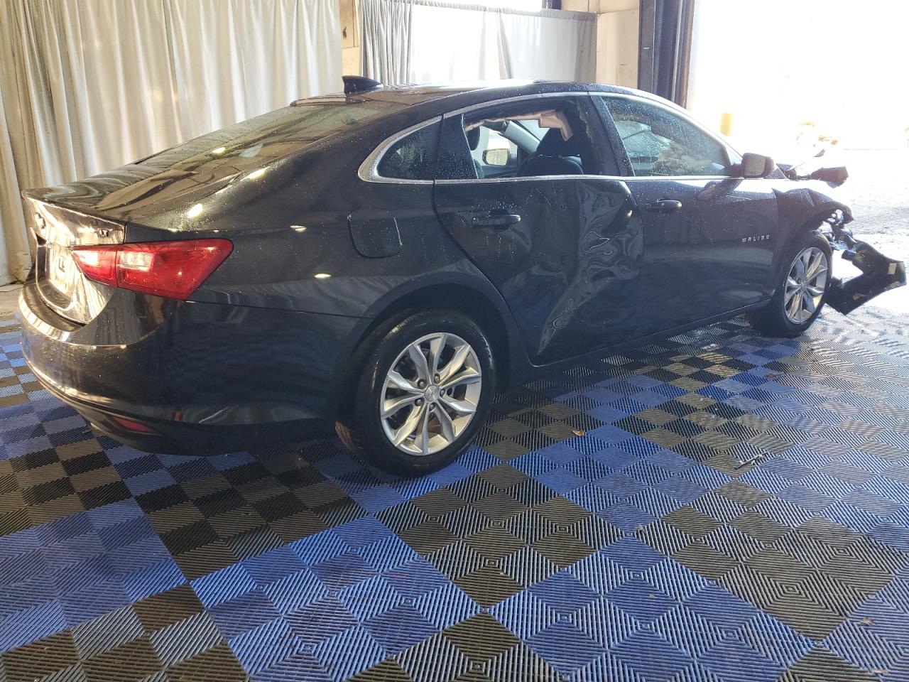 2023 Chevrolet Malibu - Image 3