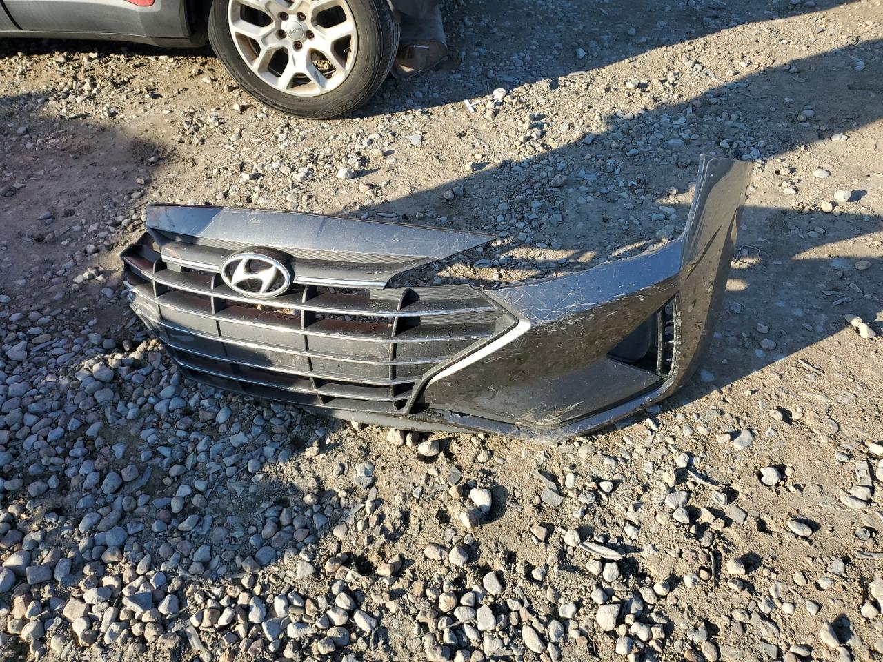 2019 Hyundai Elantra - Image 14