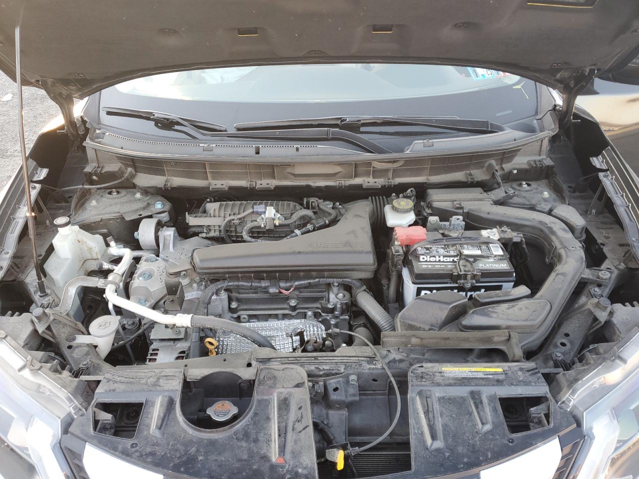 2017 Nissan Rogue - Image 12