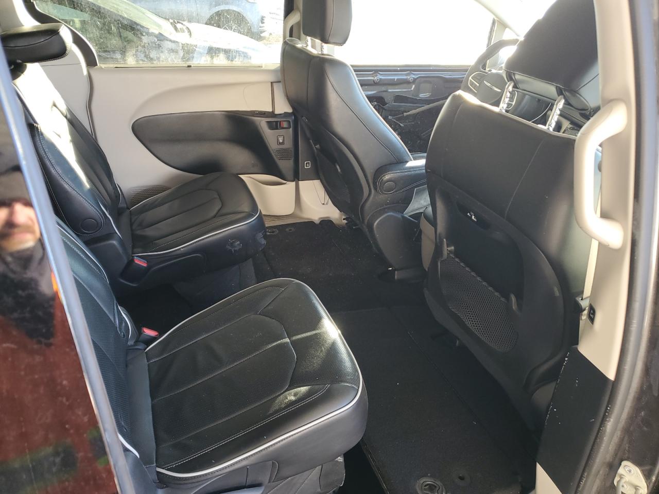 2022 Chrysler Pacifica - Image 11