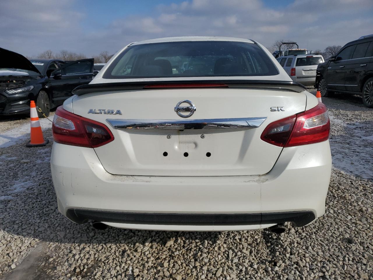 2017 Nissan Altima - Image 6