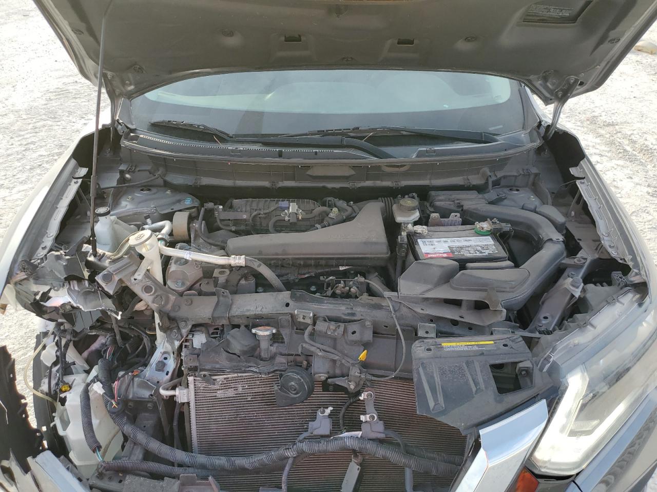 2018 Nissan Rogue - Image 12