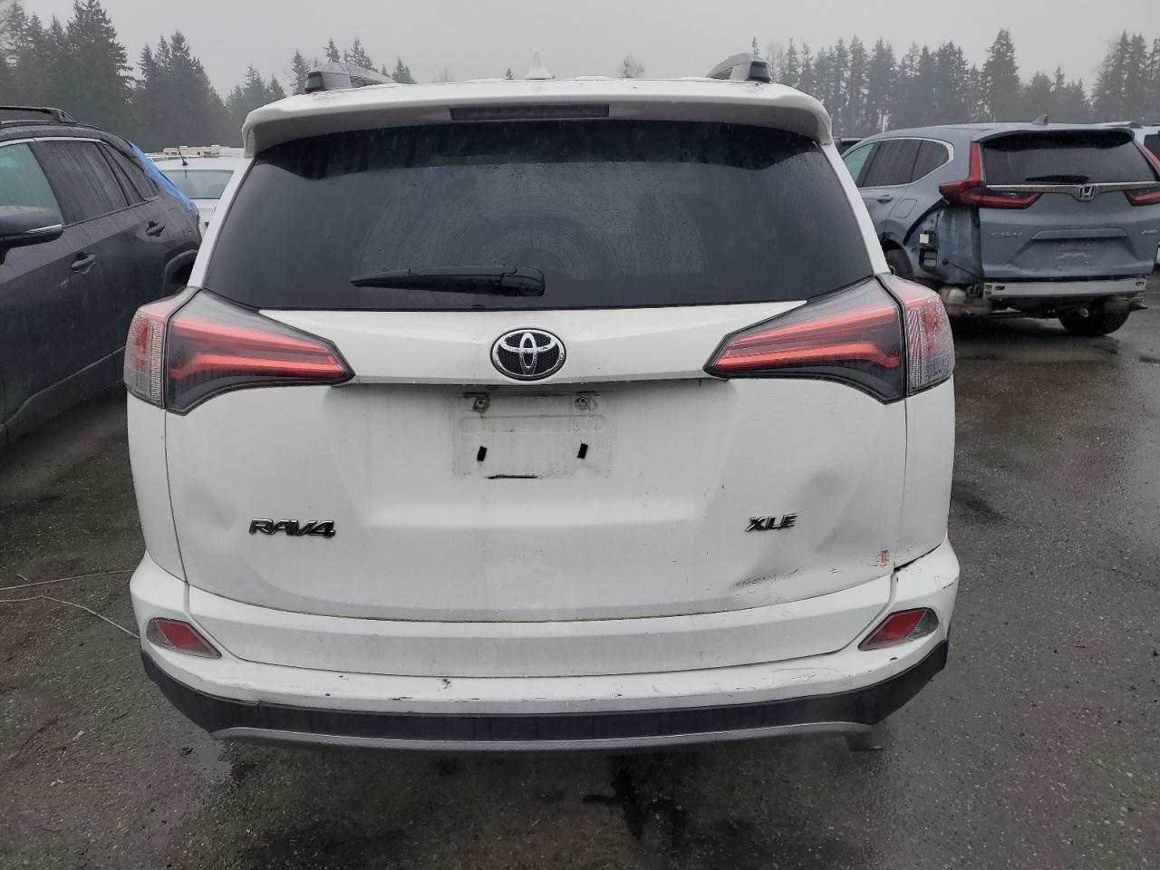2018 Toyota RAV 4 - Image 6