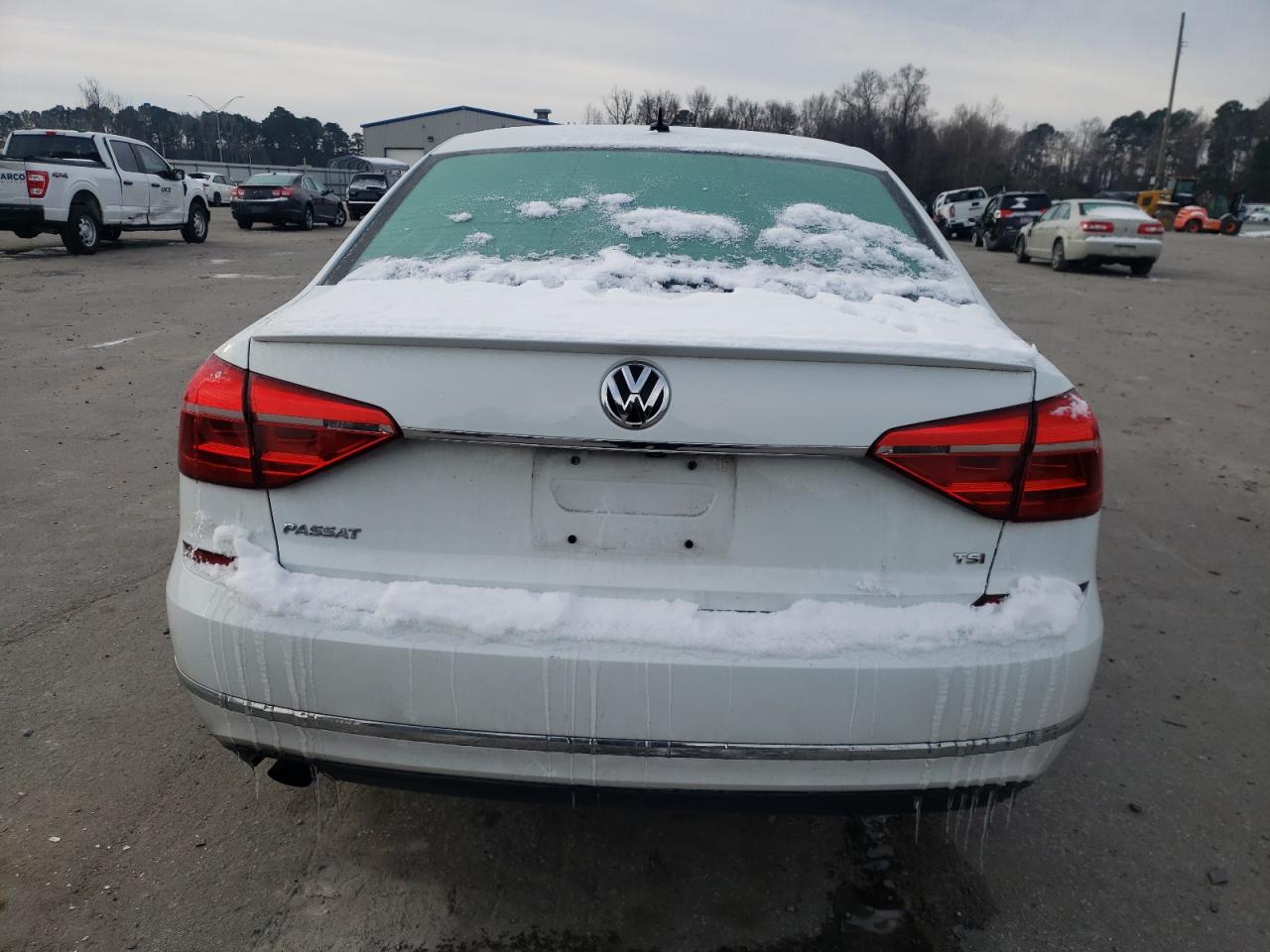 2016 Volkswagen Passat - Image 6