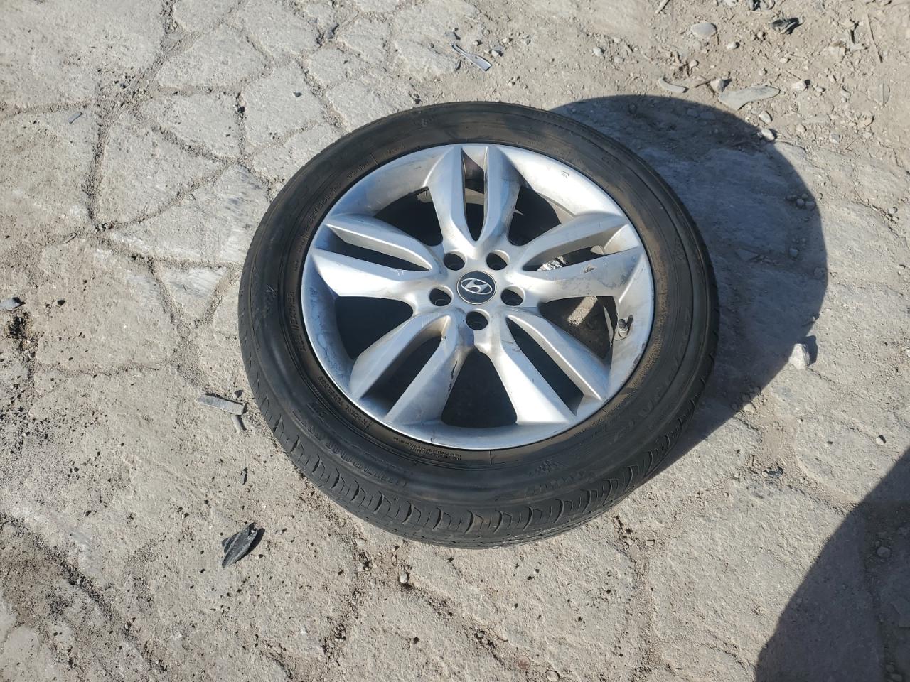2014 Hyundai Santa Fe - Image 15