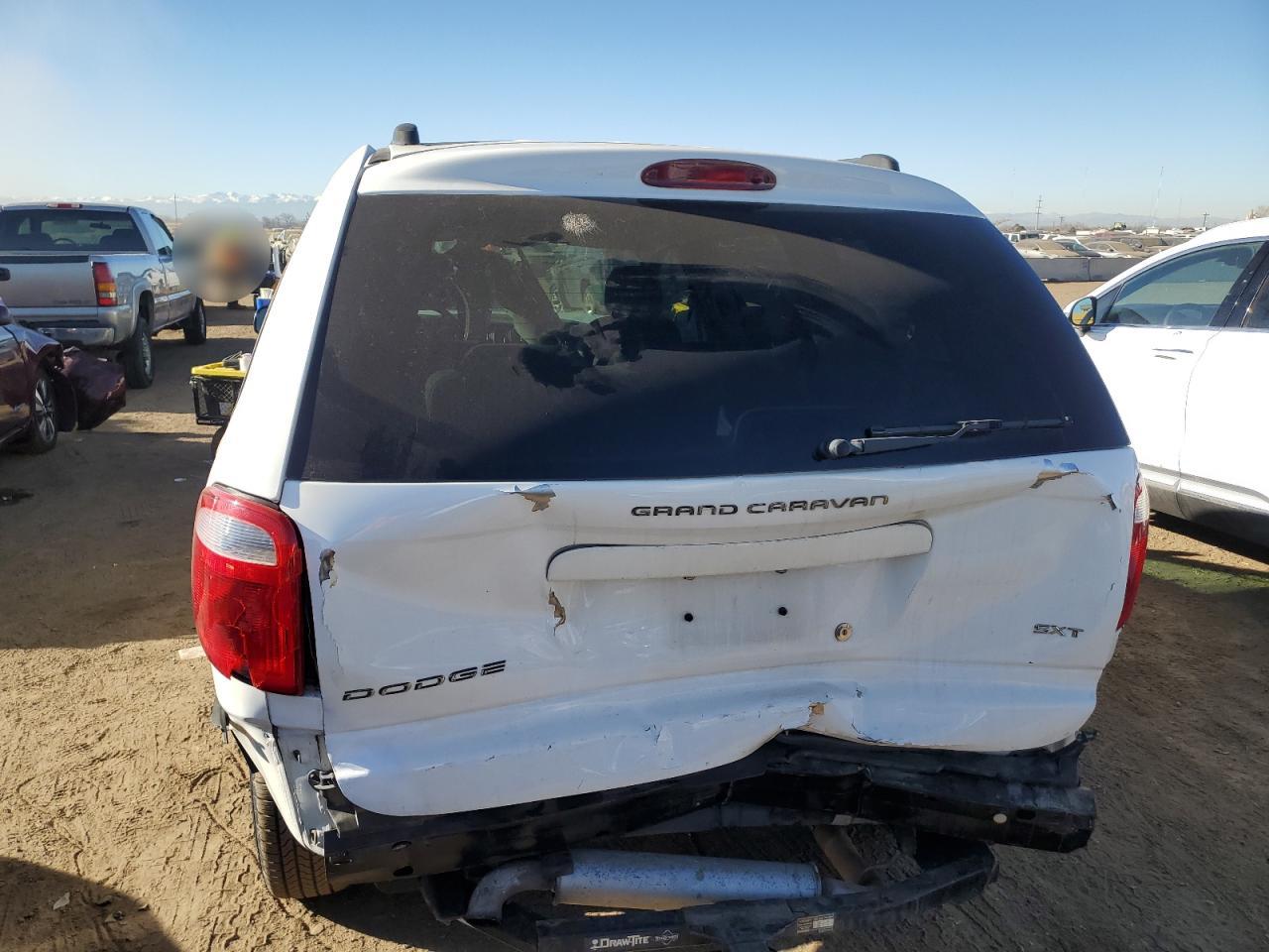 2005 Dodge Caravan - Image 6