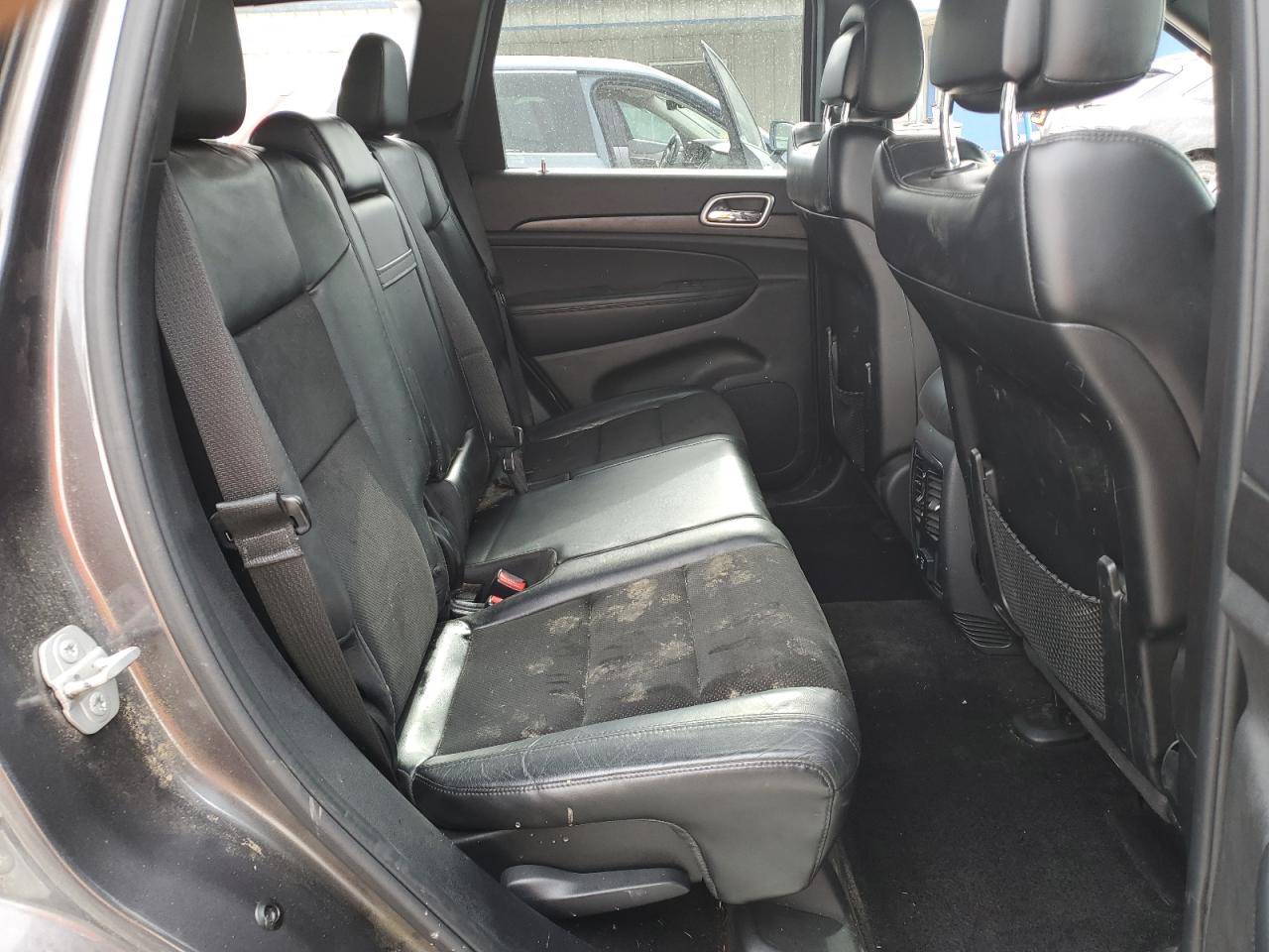 2015 Jeep Grand Cherokee - Image 12