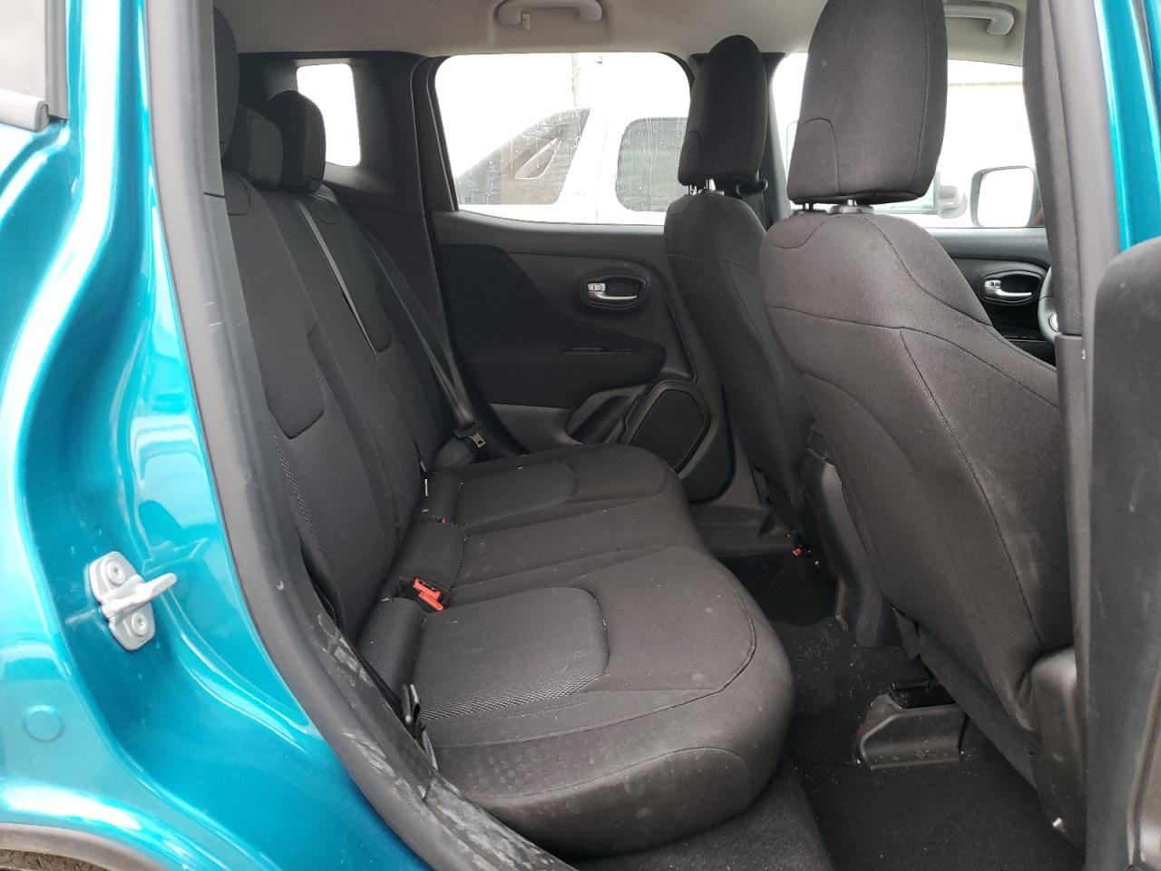 2021 Jeep Renegade - Image 11