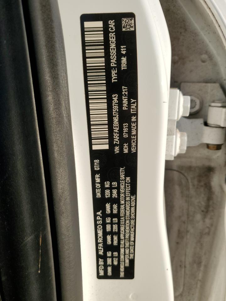 2018 Alfa Romeo Giulia - Image 14