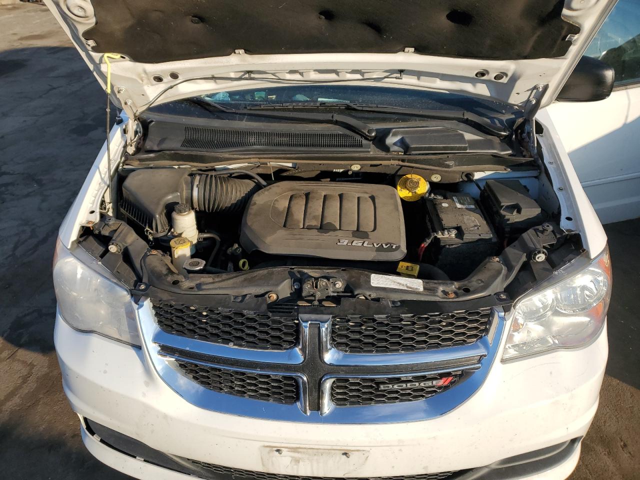 2015 Dodge Caravan - Image 11