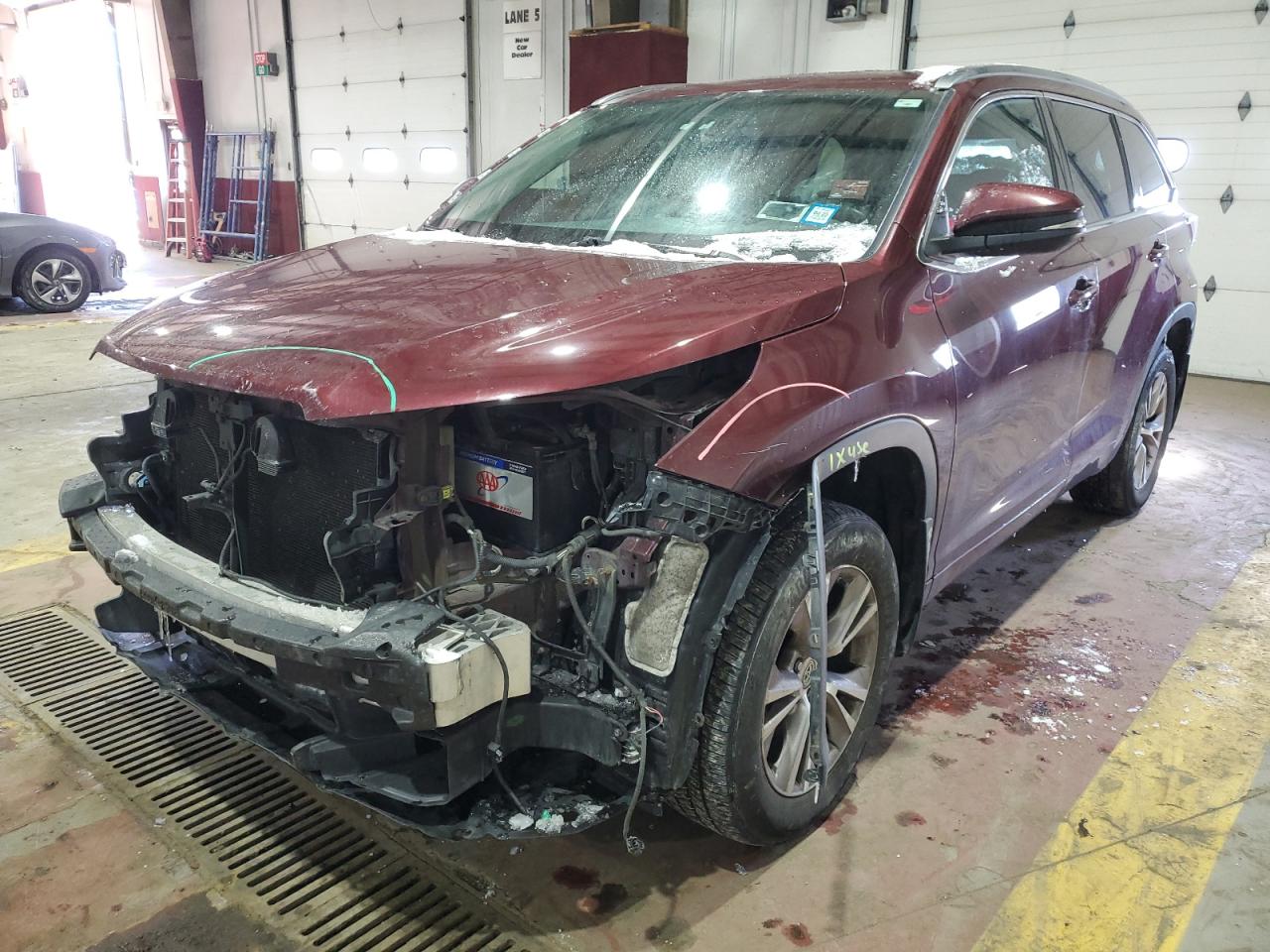 2015 Toyota Highlander - Image 1