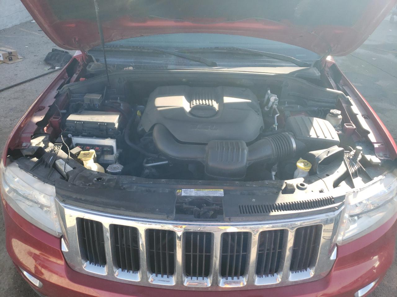 2011 Jeep Grand Cherokee - Image 12