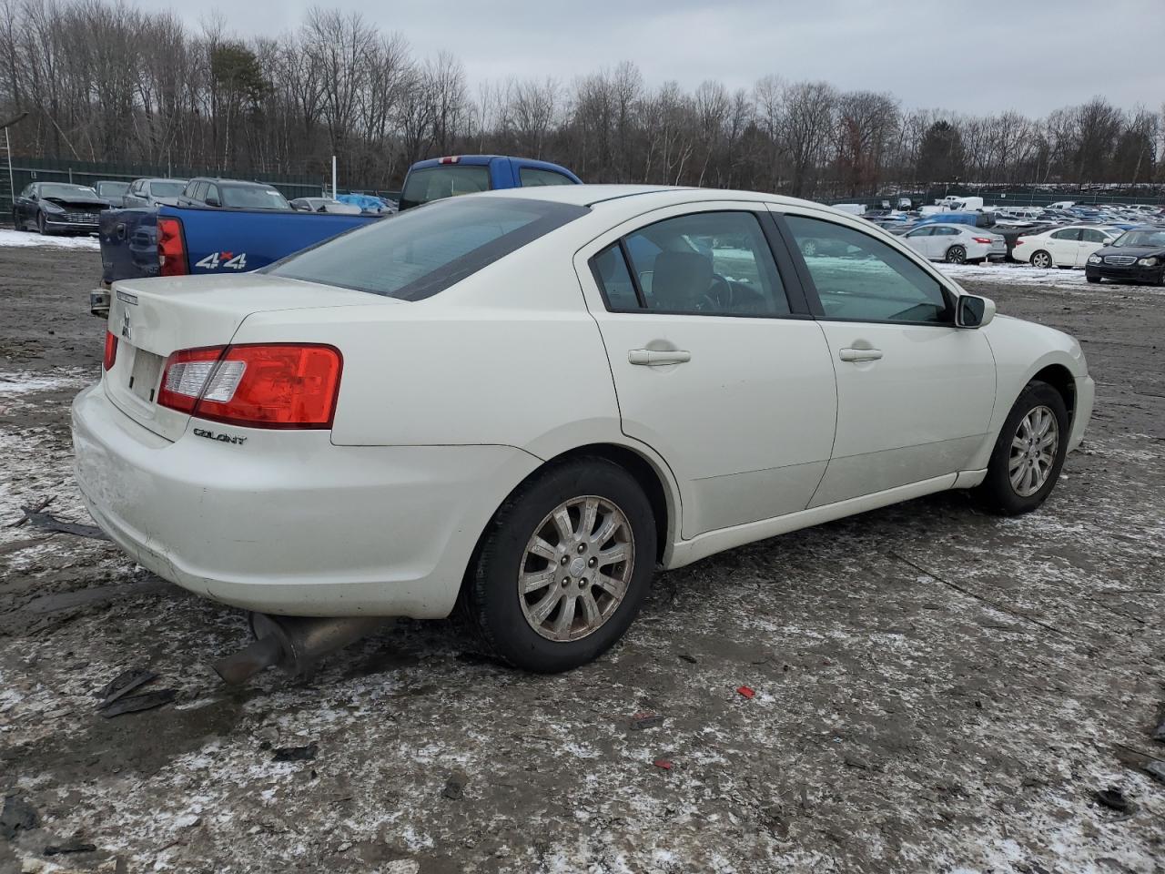 2009 Mitsubishi Galant - Image 3