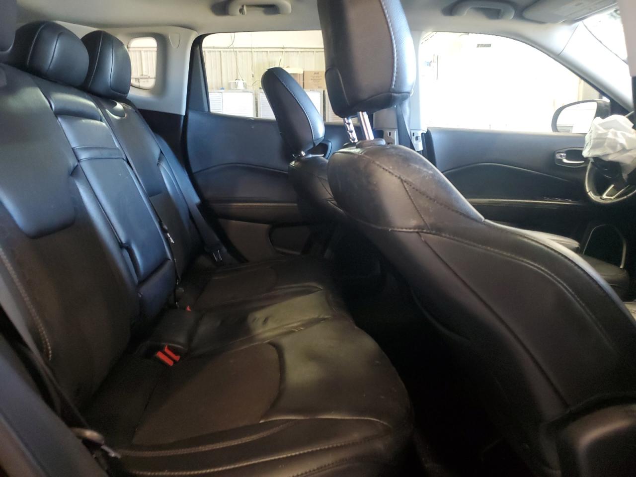 2018 Jeep Compass - Image 11