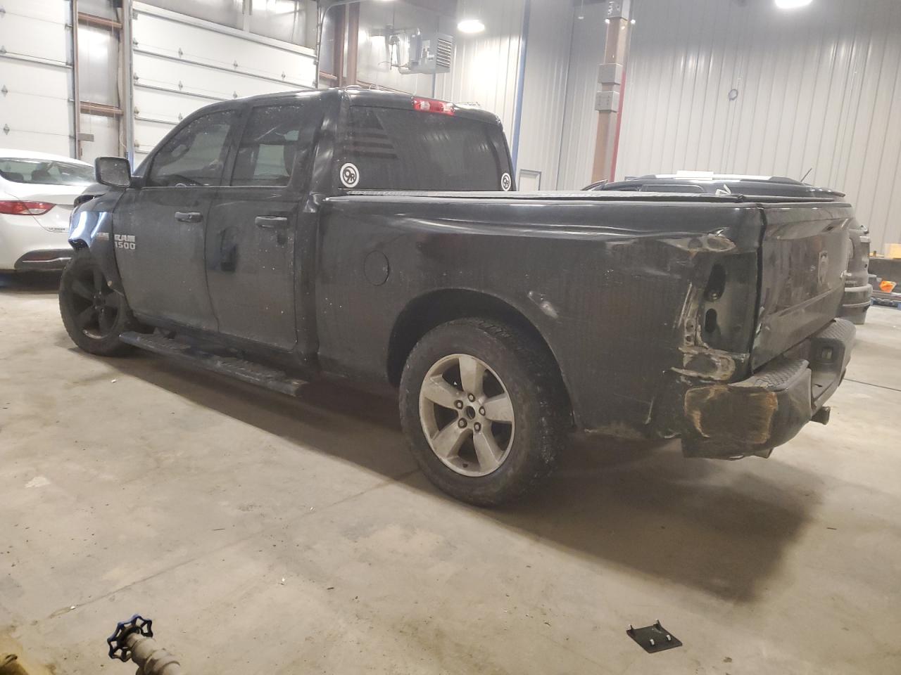 2016 RAM 1500 - Image 2