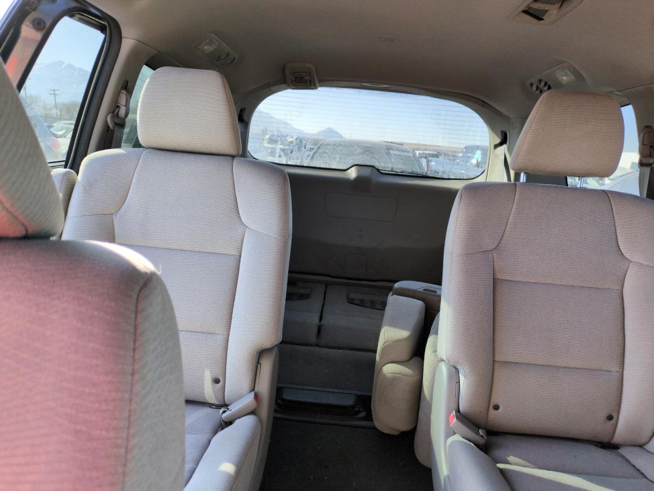 2011 Honda Odyssey - Image 10