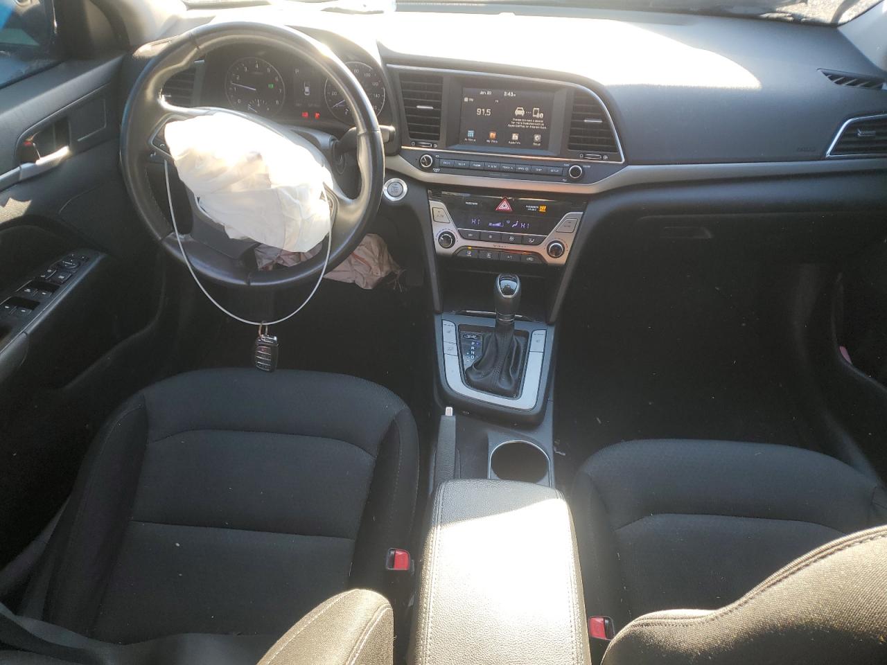 2017 Hyundai Elantra - Image 8