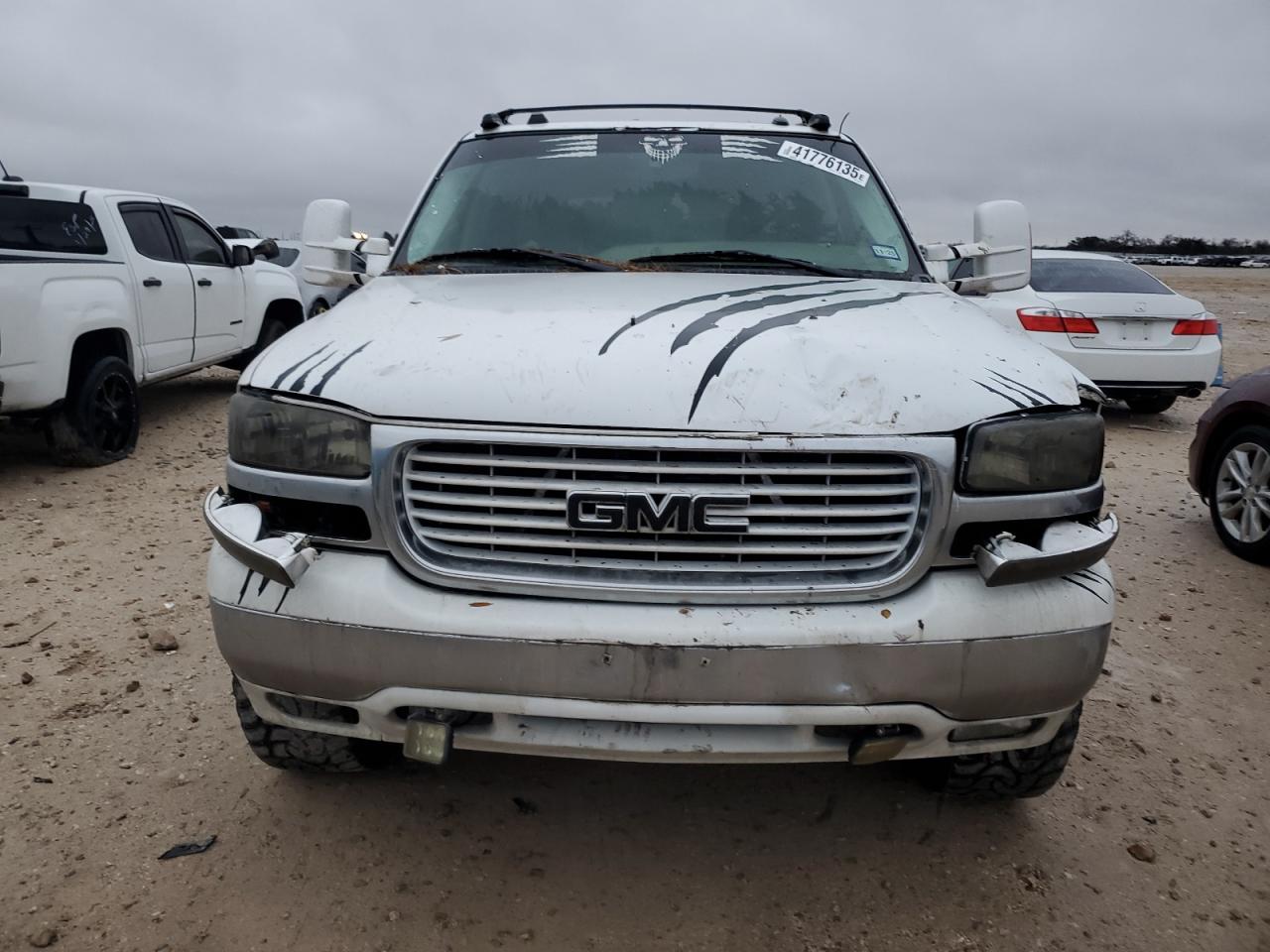 2004 GMC Yukon - Image 5