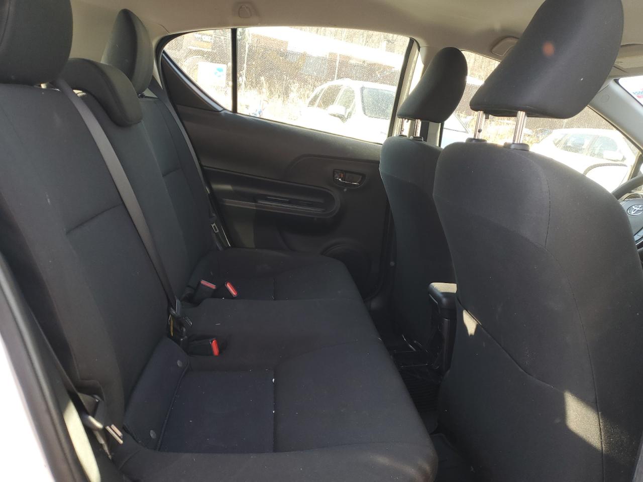 2018 Toyota Prius - Image 10