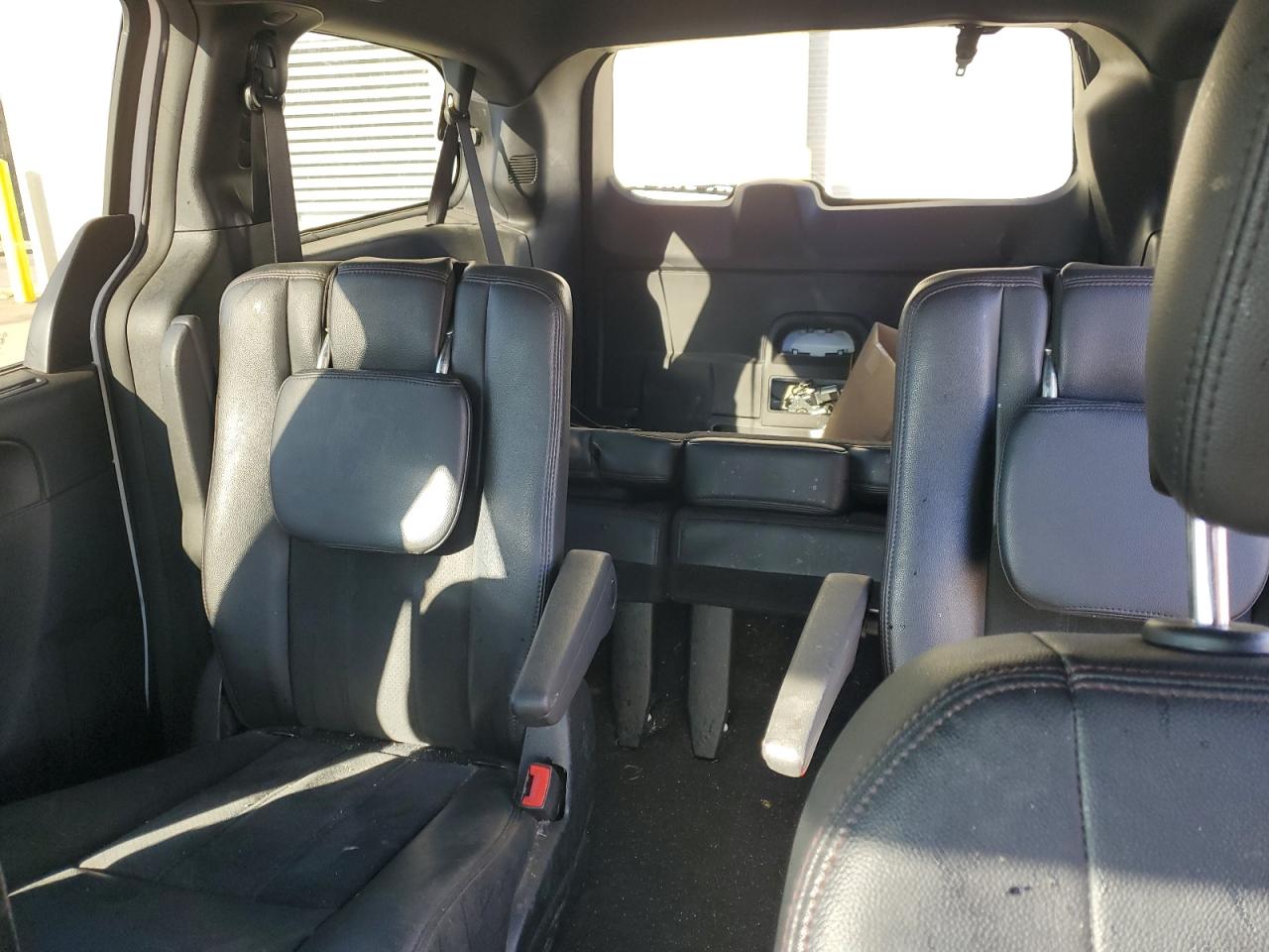 2019 Dodge Caravan - Image 10