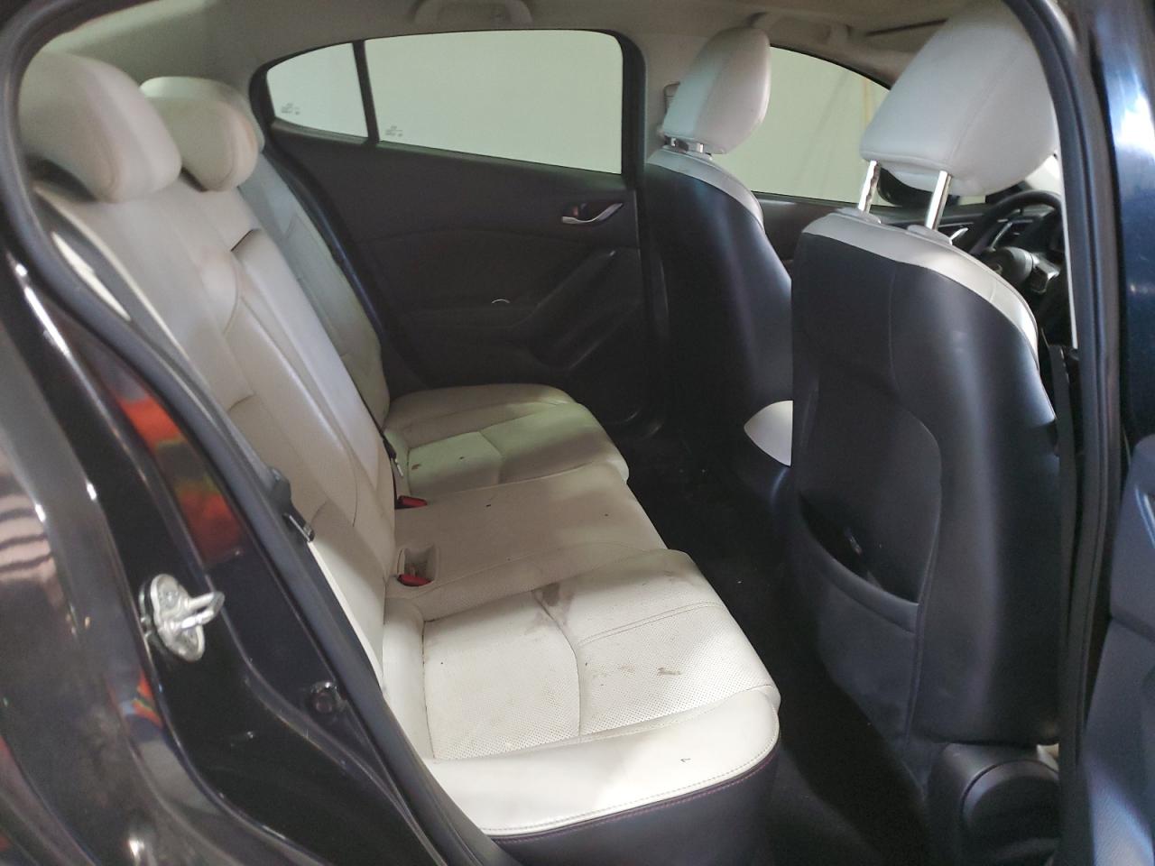 2017 Mazda 3 - Image 10