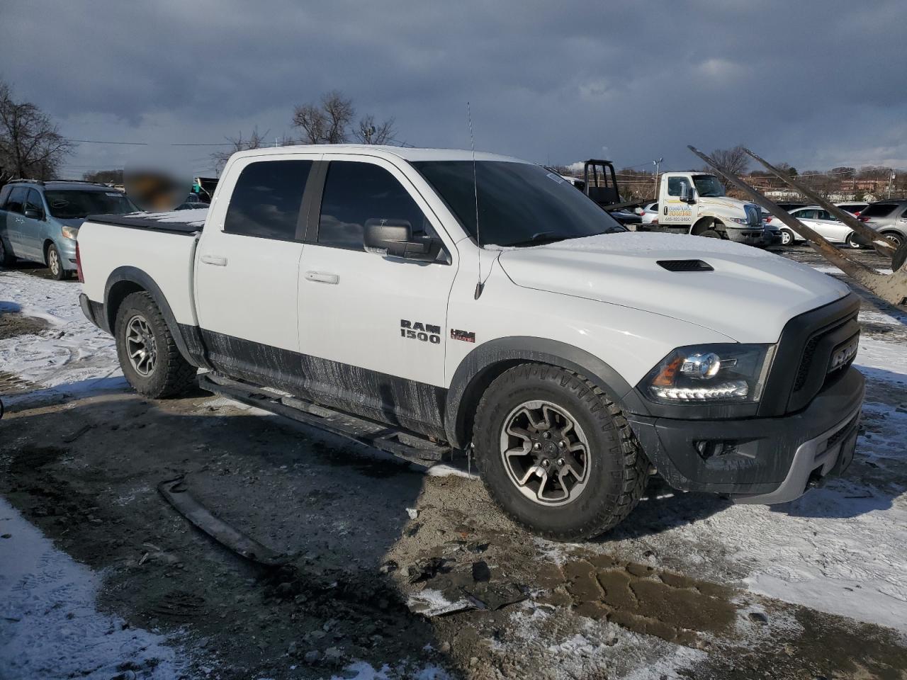 2016 RAM 1500 - Image 4