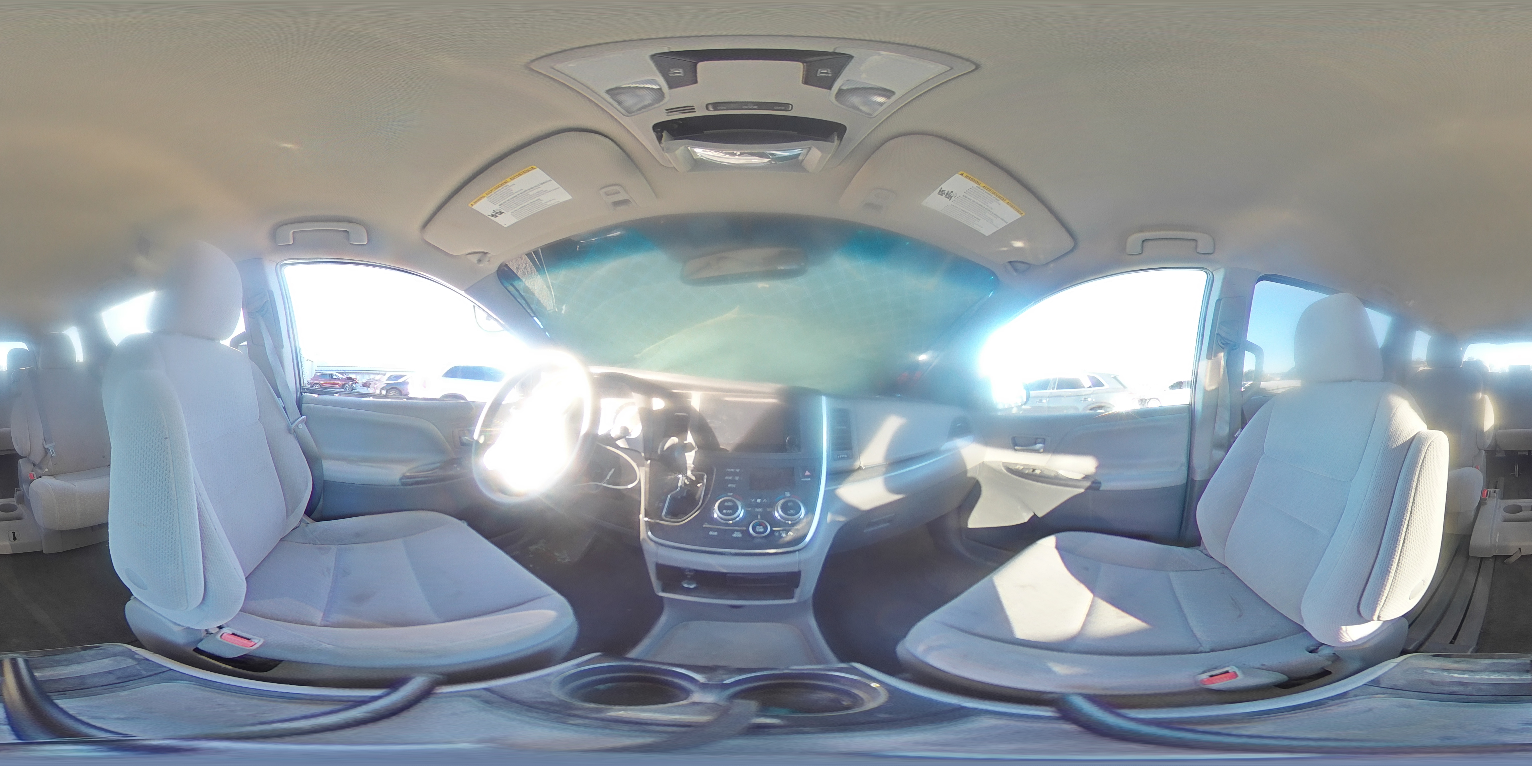 2015 Toyota Sienna - Image 14