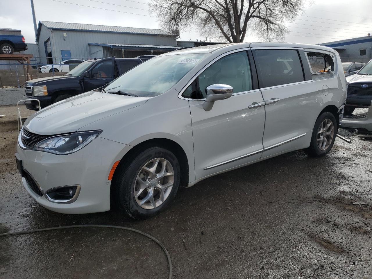 2017 Chrysler Pacifica - Image 1