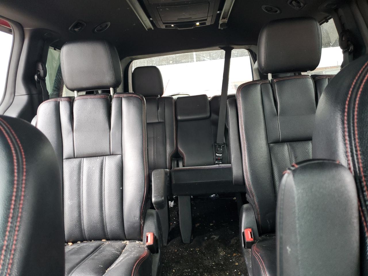 2017 Dodge Caravan - Image 10