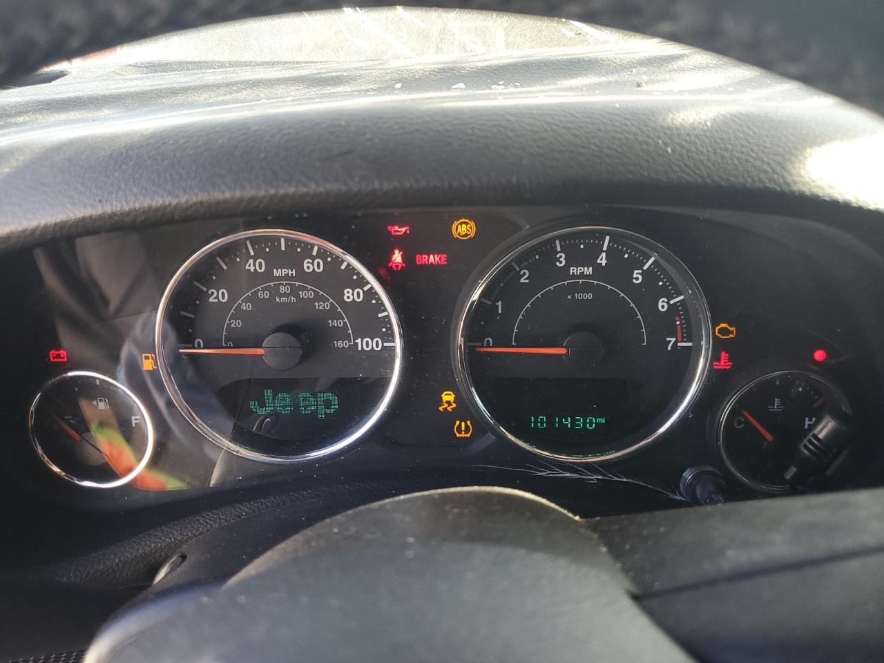 2016 Jeep Wrangler - Image 9