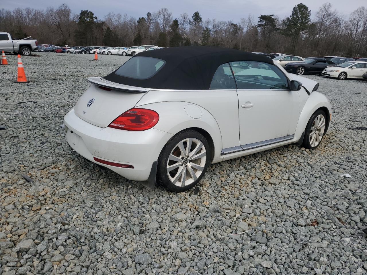 2014 Volkswagen Beetle - Image 3