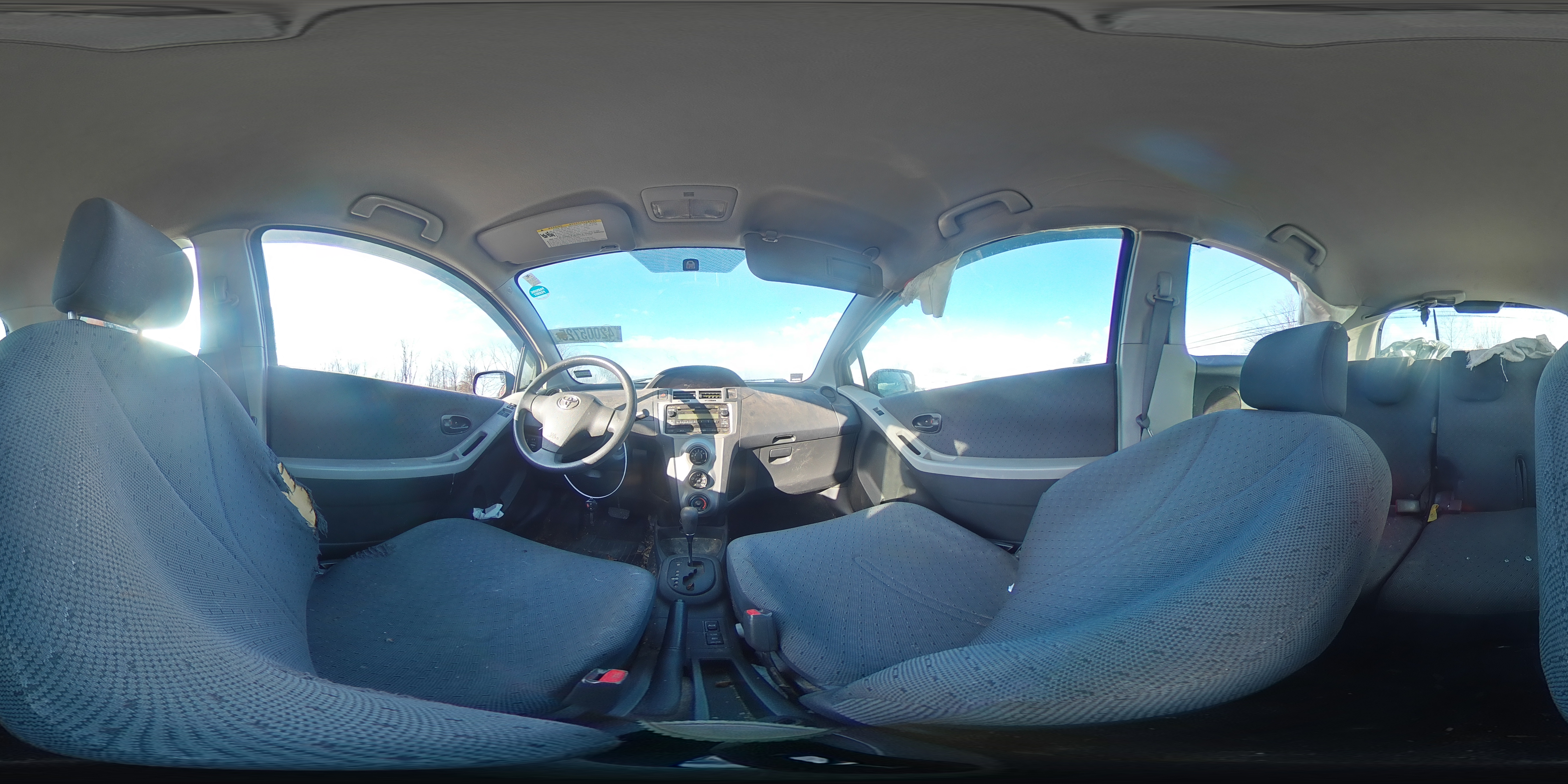 2009 Toyota Yaris - Image 13