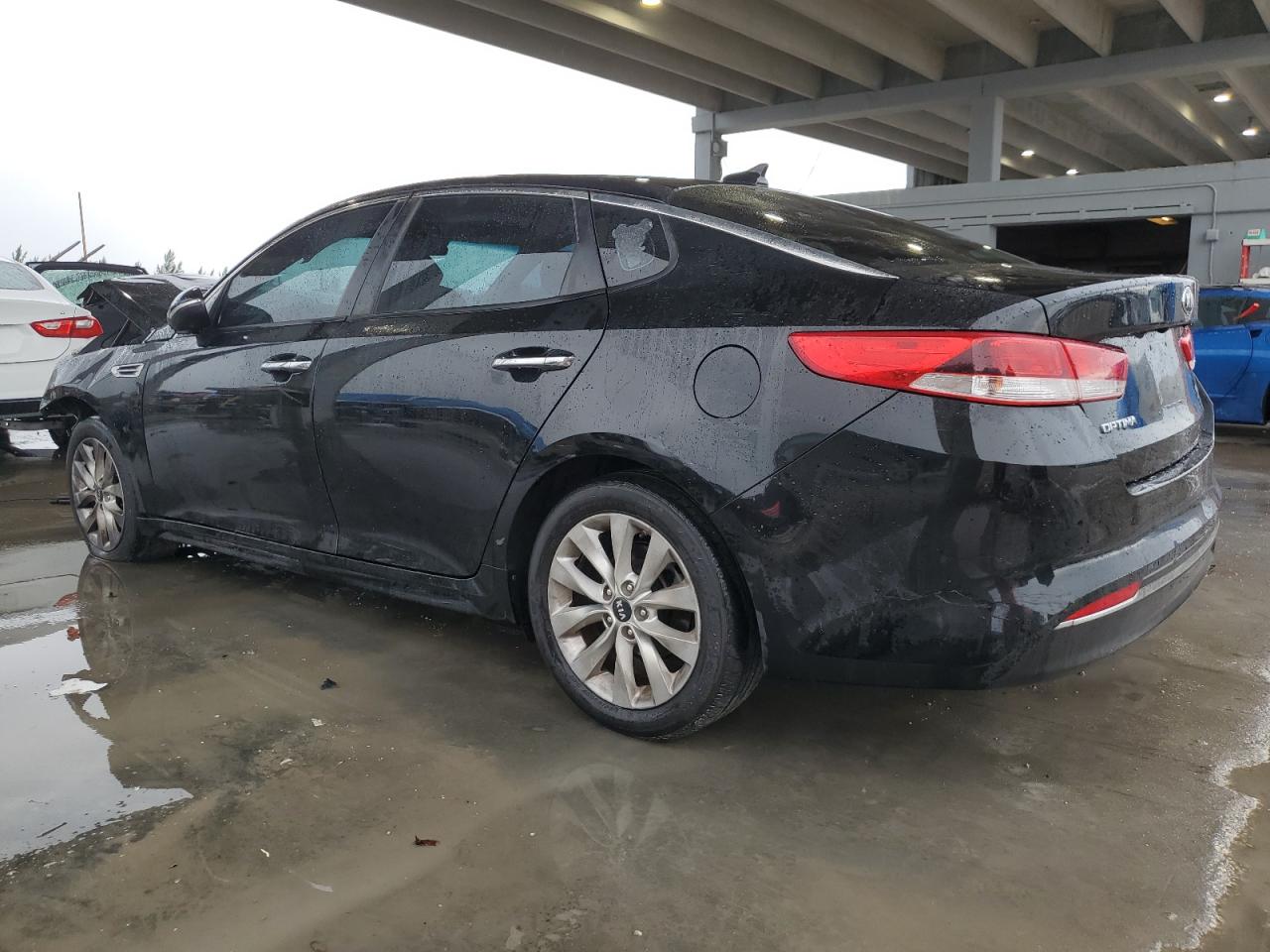 2017 Kia Optima - Image 2