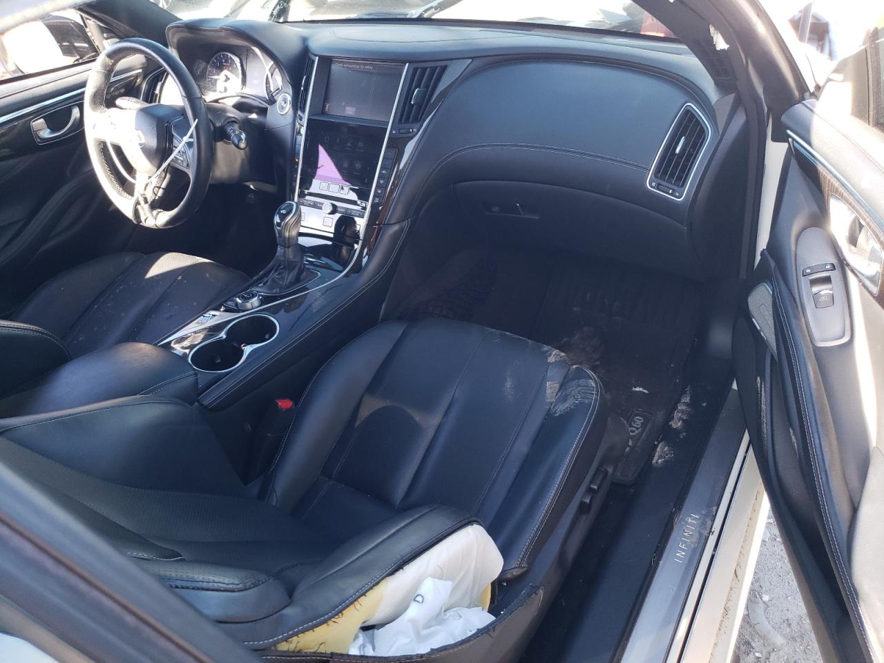2017 Infiniti Q60 - Image 8
