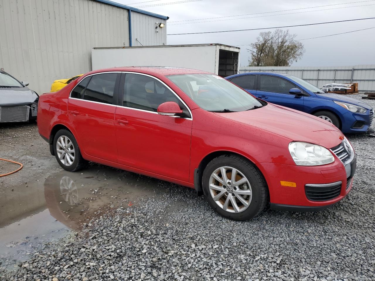 2010 Volkswagen Jetta - Image 4