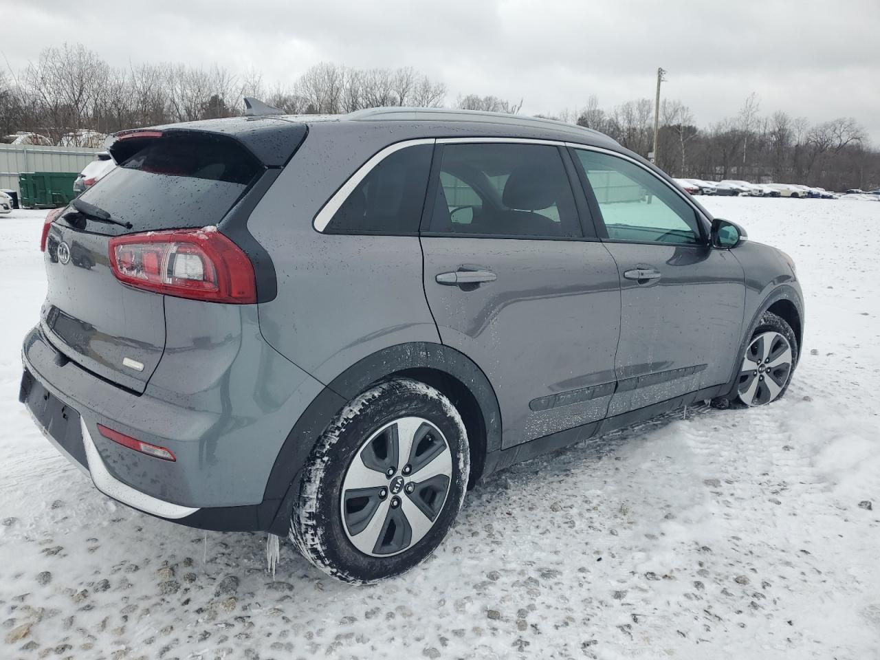 VIN KNDCC3LCXH5050060 2017 KIA NIRO no.3