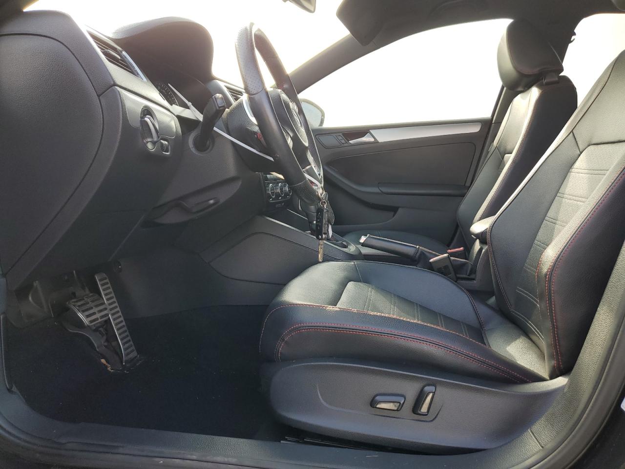 2014 Volkswagen Jetta - Image 7