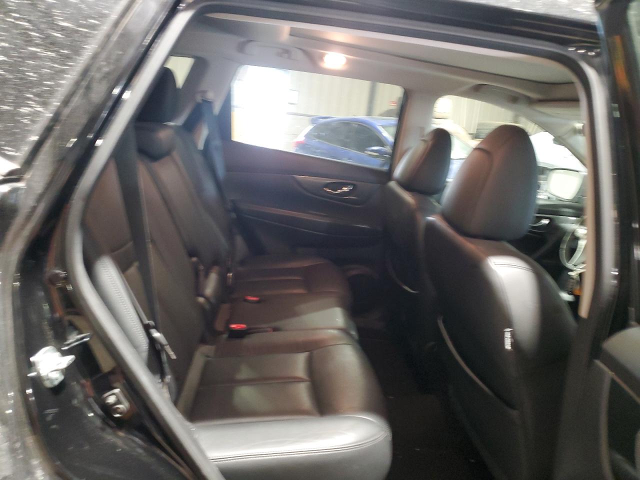 2015 Nissan Rogue - Image 10