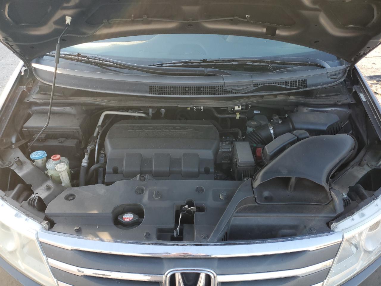 2012 Honda Odyssey - Image 13