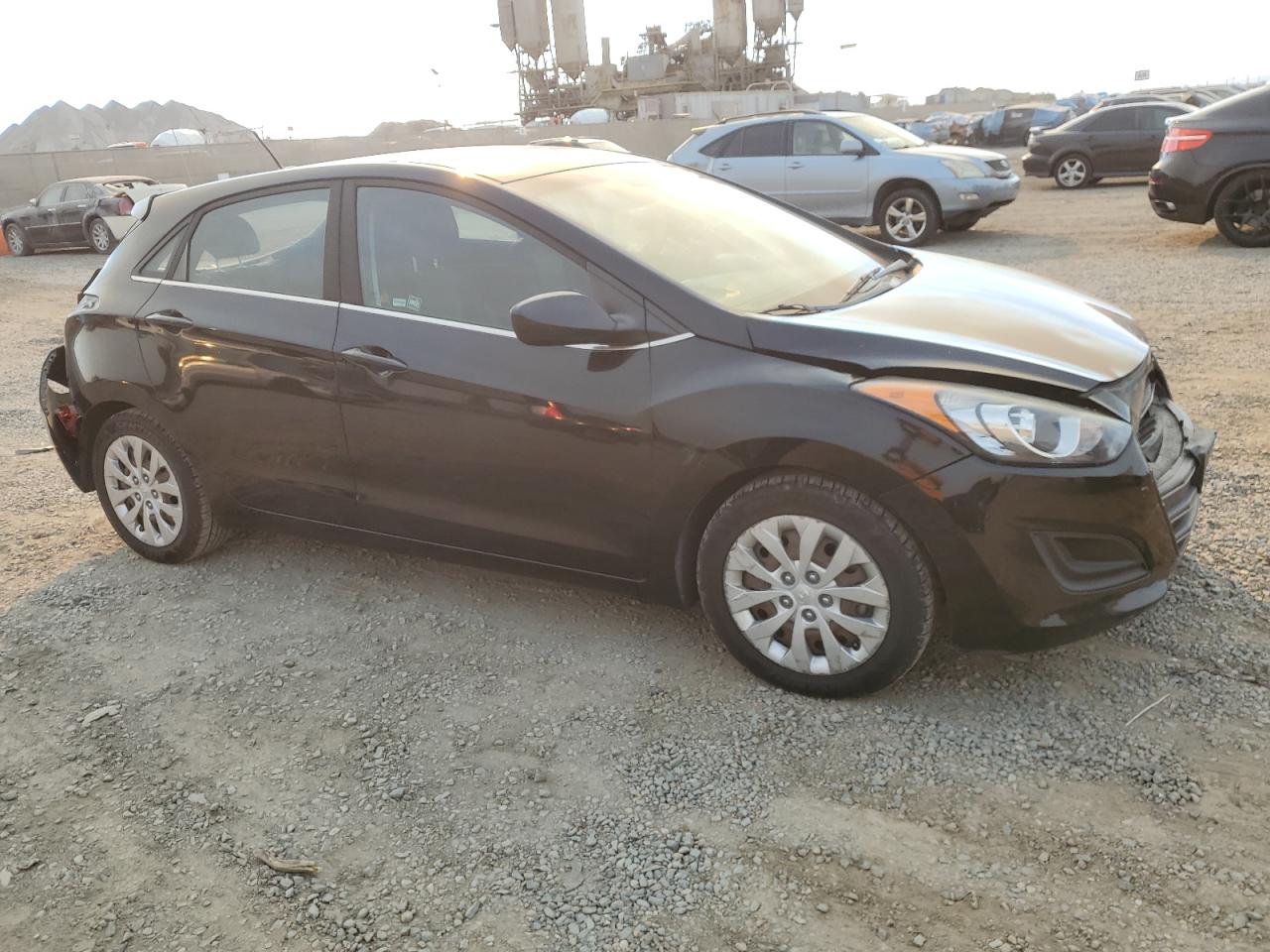 2017 Hyundai Elantra - Image 4