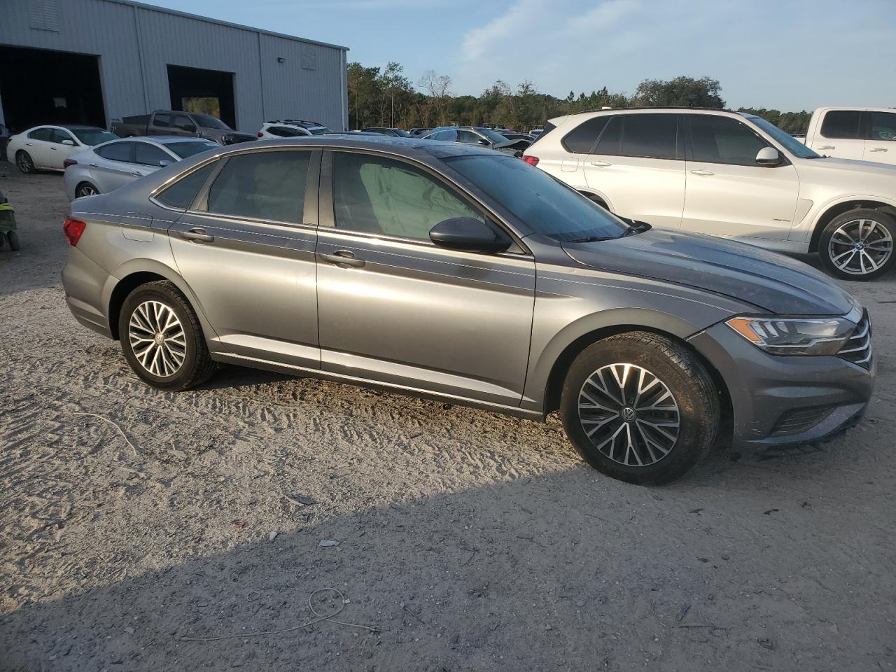 2019 Volkswagen Jetta - Image 4
