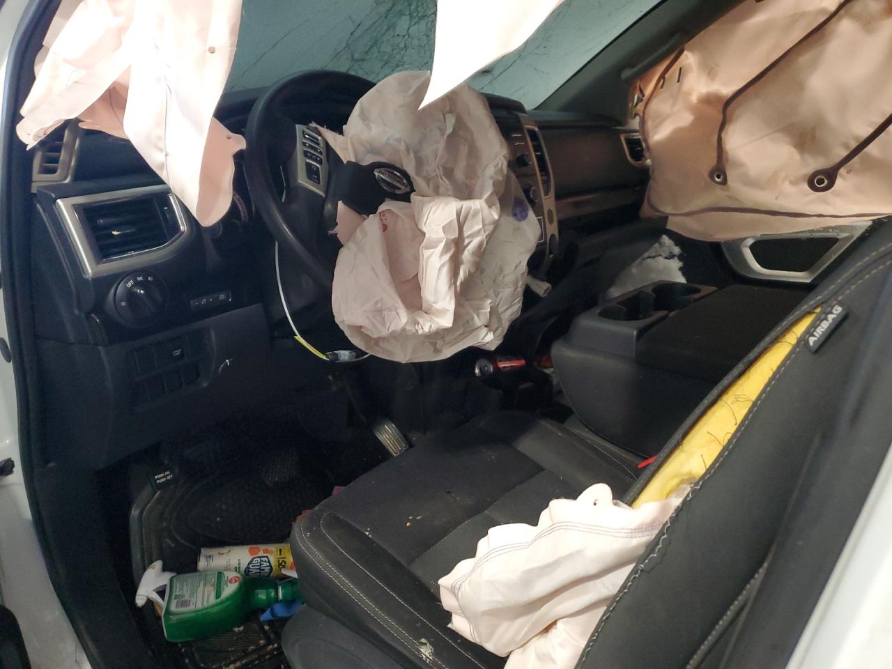 2017 Nissan Titan - Image 8