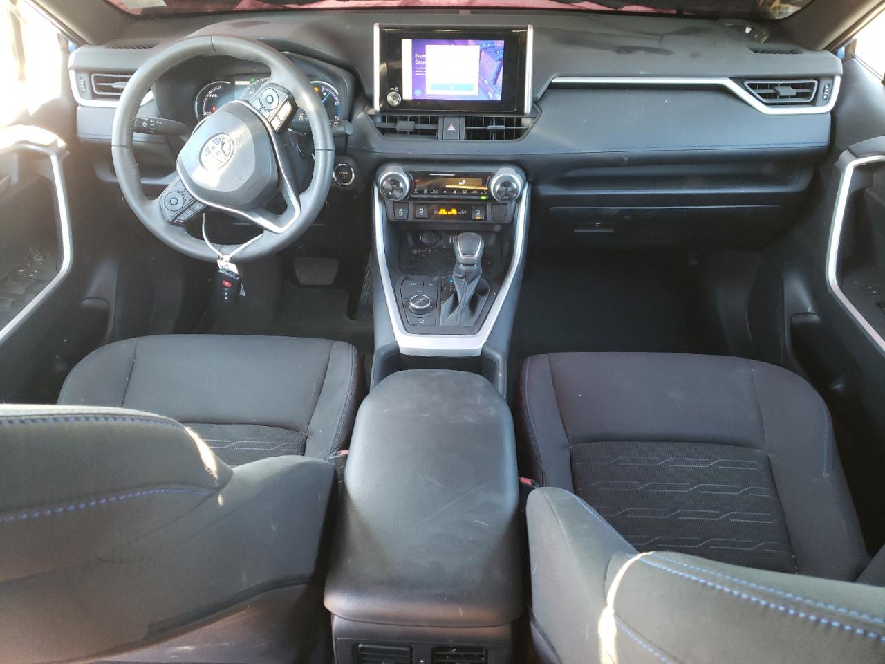 2024 Toyota RAV 4 - Image 8