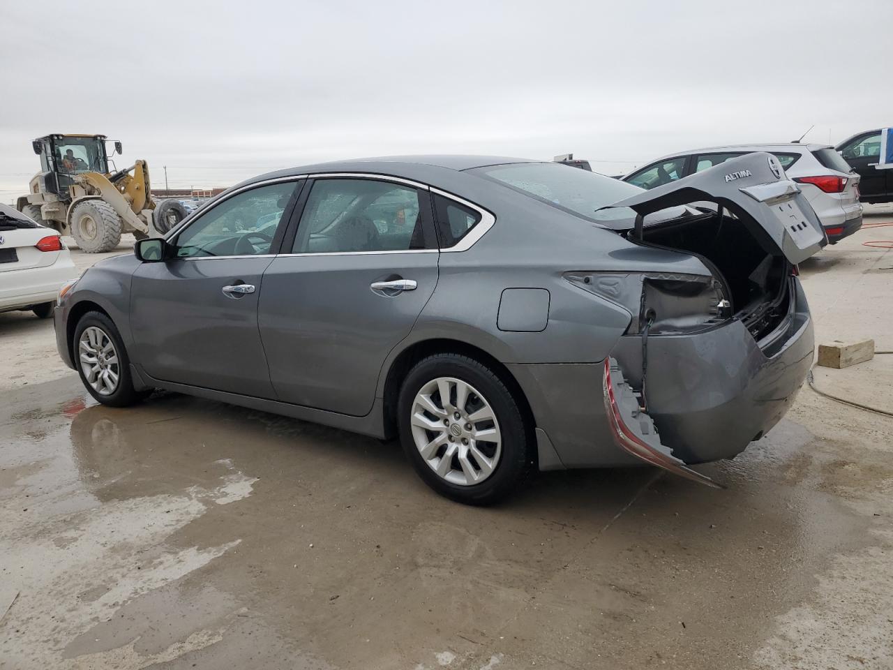 2015 Nissan Altima - Image 2