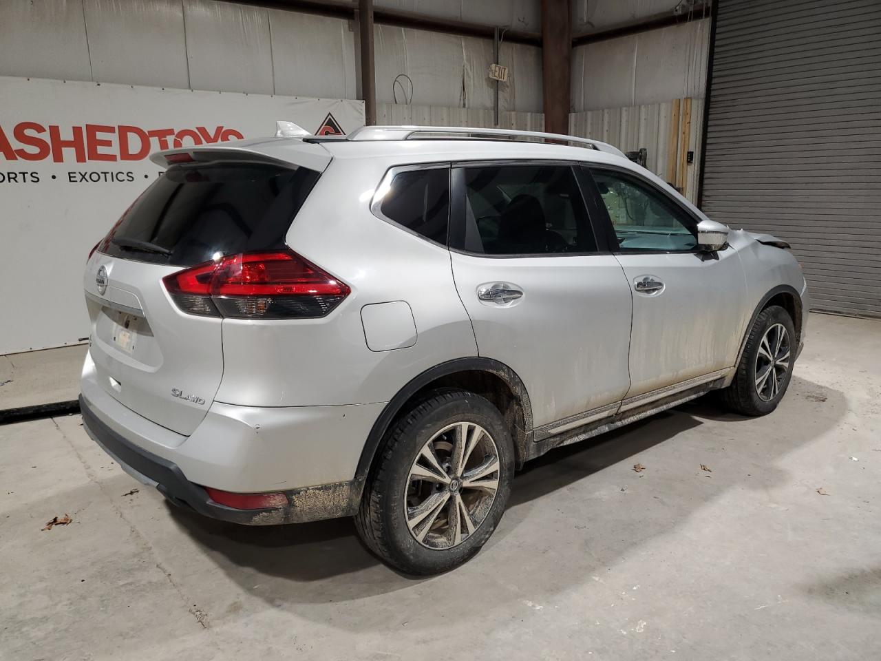 2017 Nissan Rogue - Image 3
