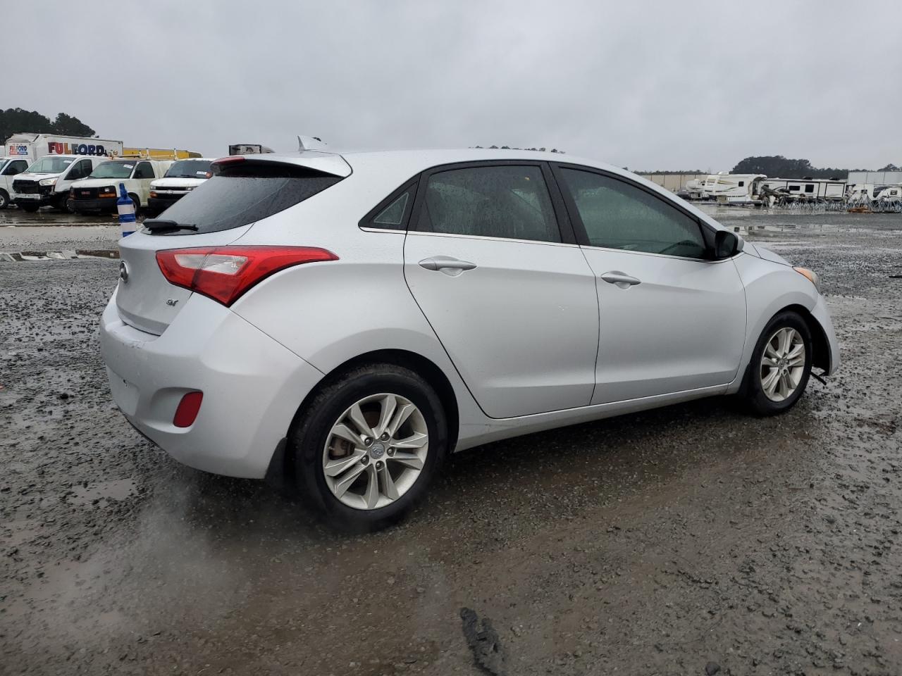2013 Hyundai Elantra - Image 3