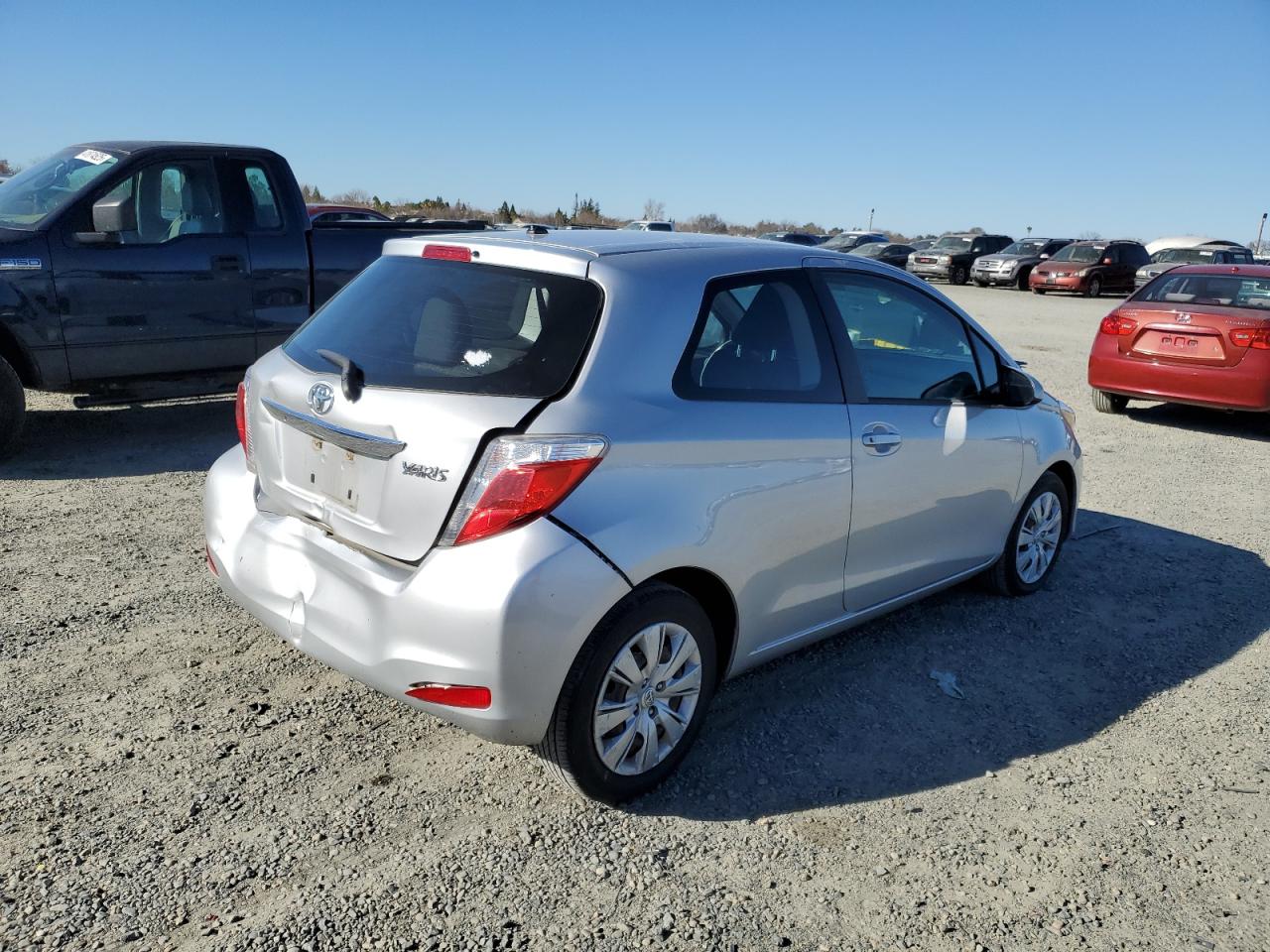 2014 Toyota Yaris - Image 3