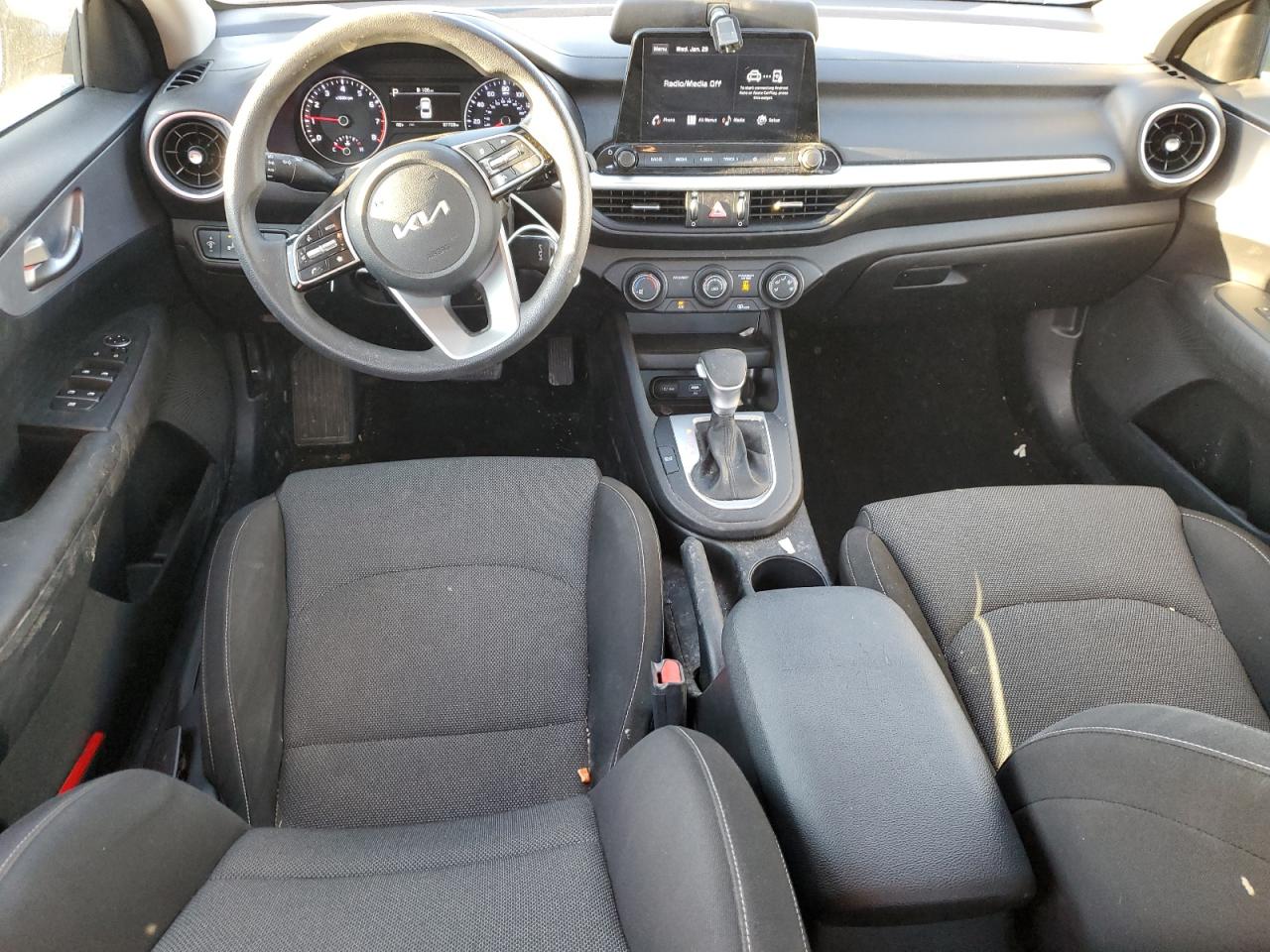 2022 Kia Forte - Image 8