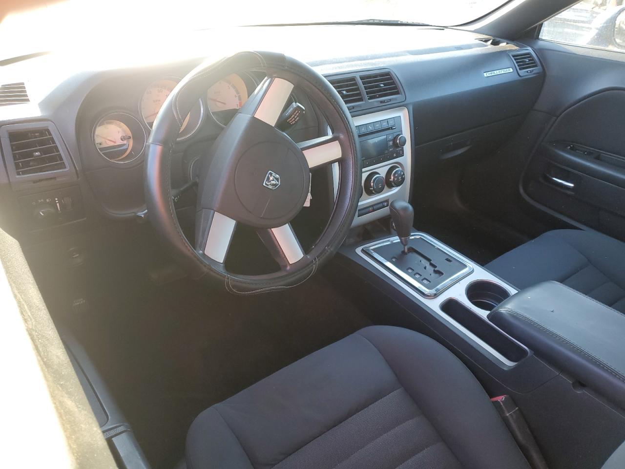 2010 Dodge Challenger - Image 8