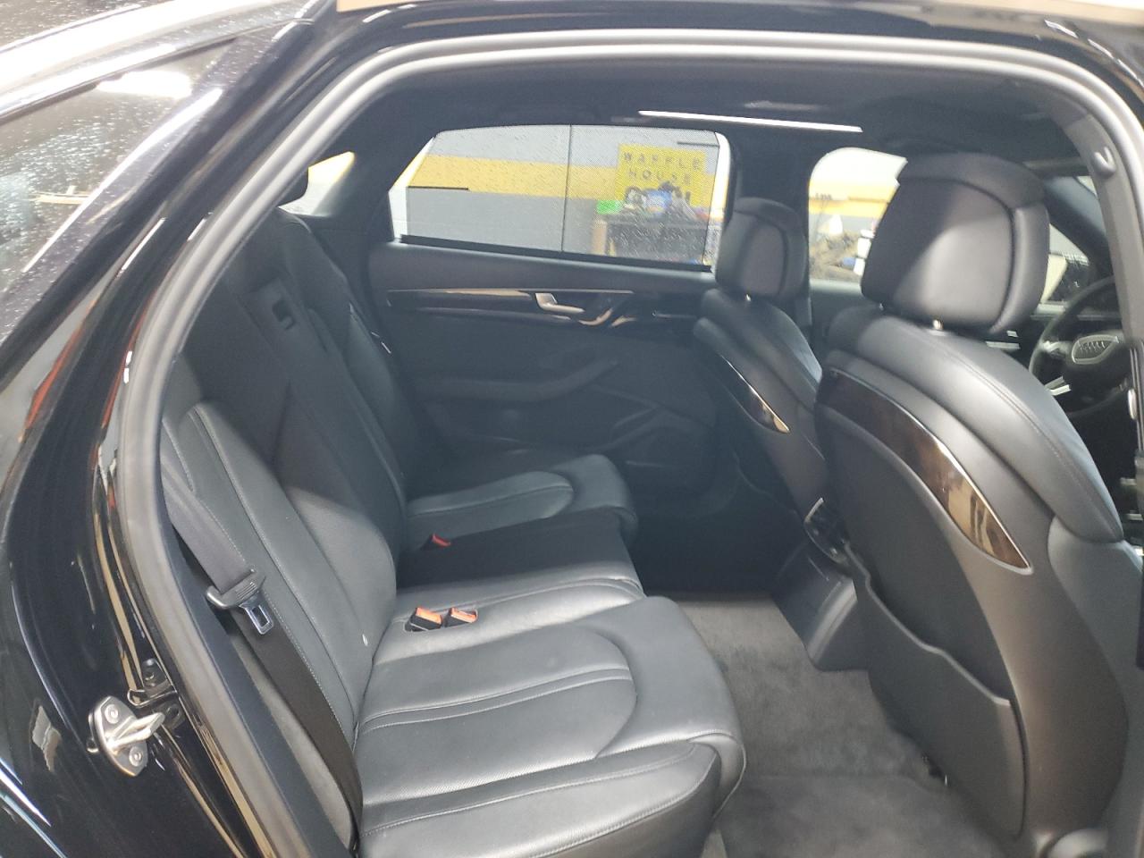 2016 Audi A8 - Image 10